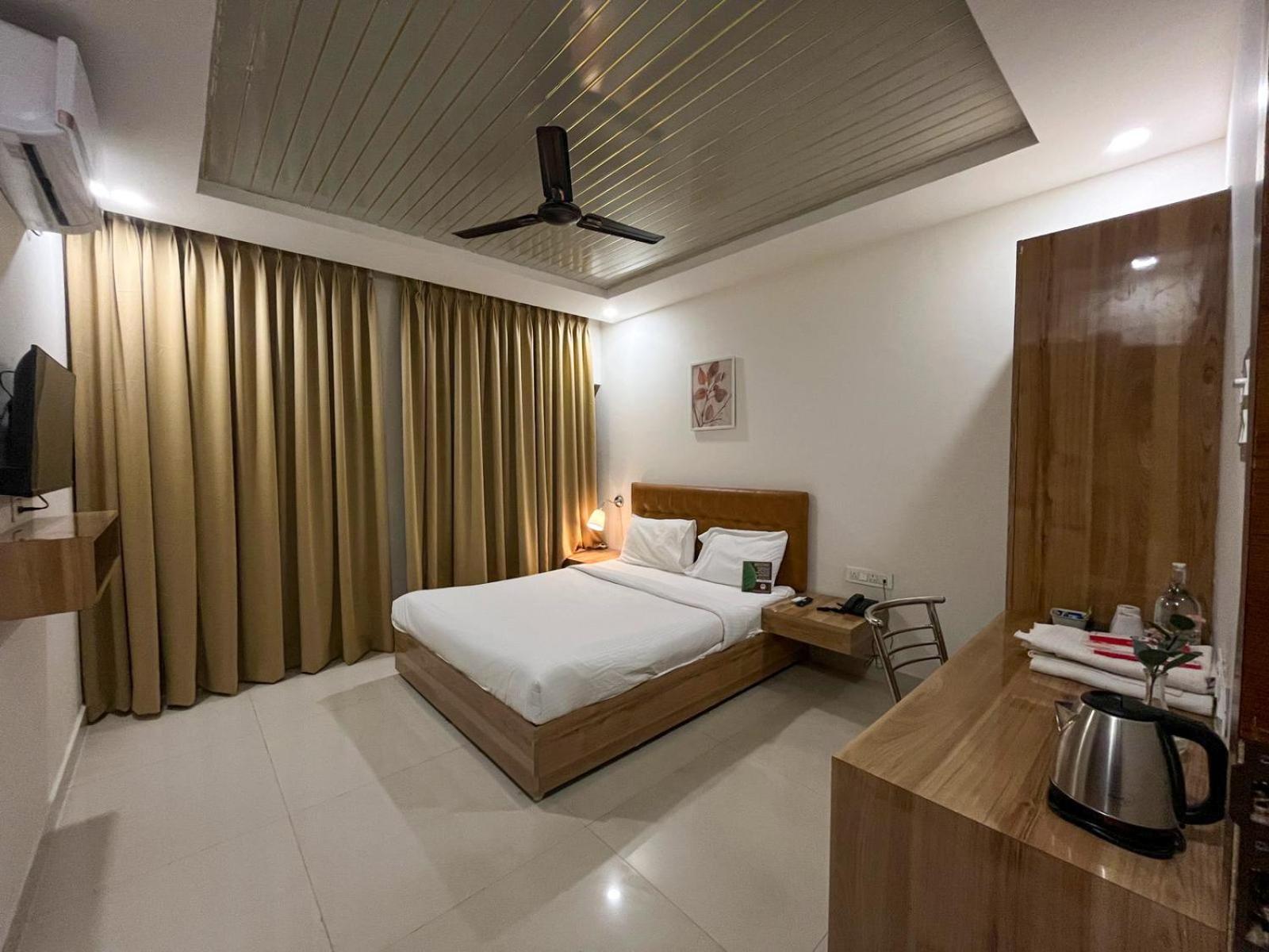 Hotel Hibiscus Tree- Bachupally Hyderabad Esterno foto