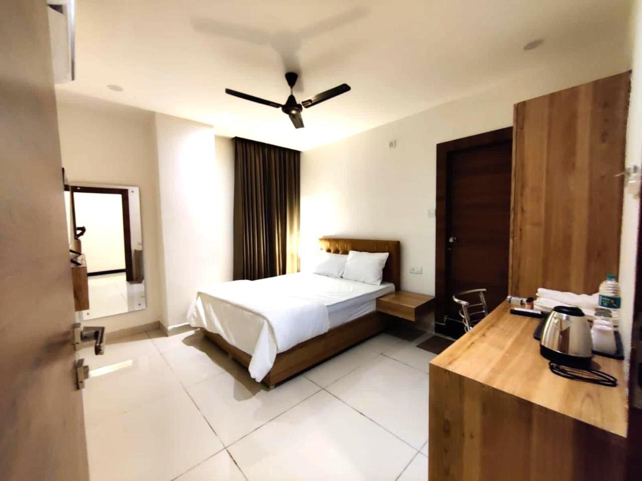 Hotel Hibiscus Tree- Bachupally Hyderabad Esterno foto